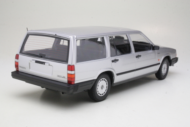 Volvo 740 GL Break 1986, silver