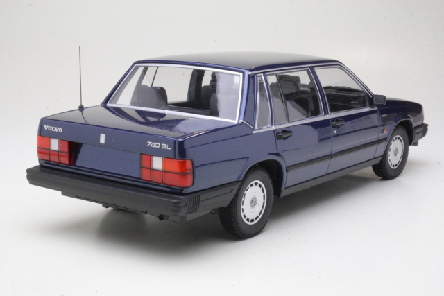 Volvo 740GL 1986, dark blue