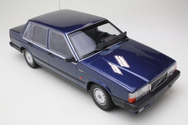 Volvo 740GL 1986, dark blue