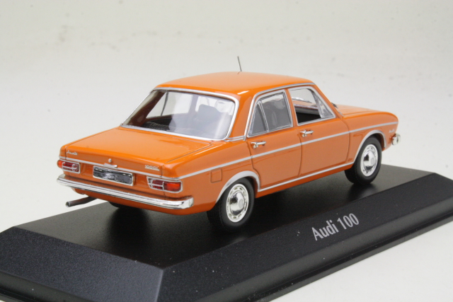 Audi 100 1969, orange