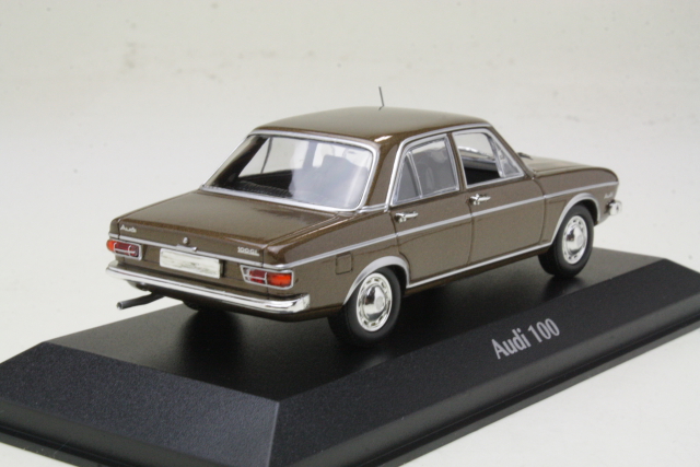 Audi 100 1969, ruskea