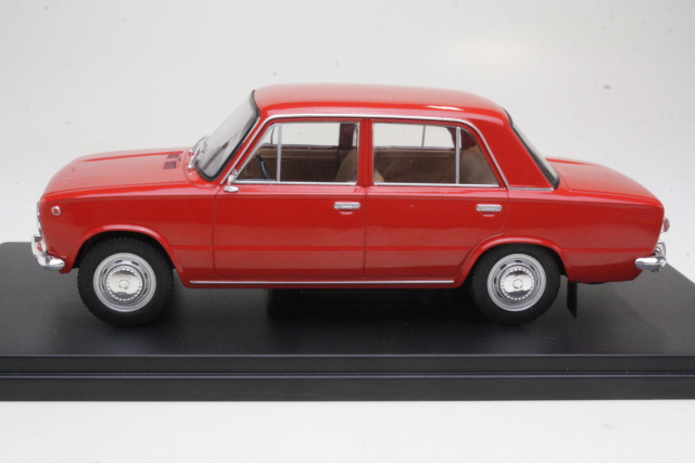 Lada 1200 1970, punainen
