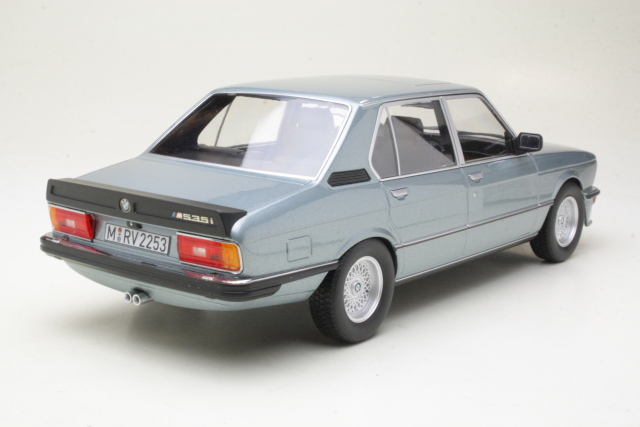 BMW M535i 1980, vaaleansininen