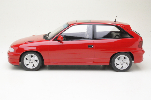 Opel Astra GSi 1991, punainen