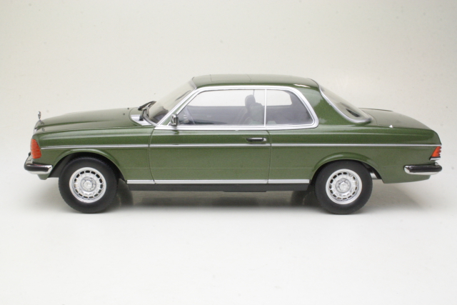 Mercedes 280CE (c123) 1980, vihreä