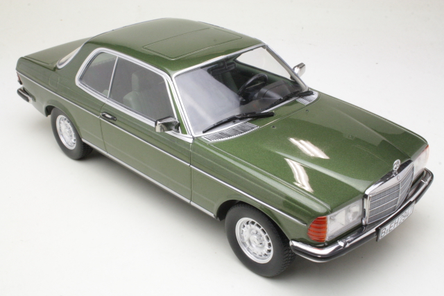 Mercedes 280CE (c123) 1980, vihreä