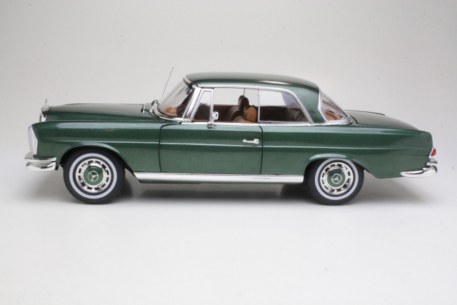 Mercedes 250SE Coupe 1965, green