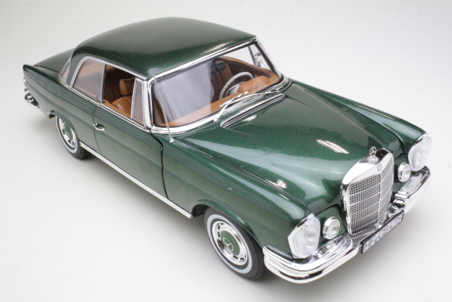 Mercedes 250SE Coupe 1965, green