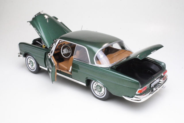 Mercedes 250SE Coupe 1965, green
