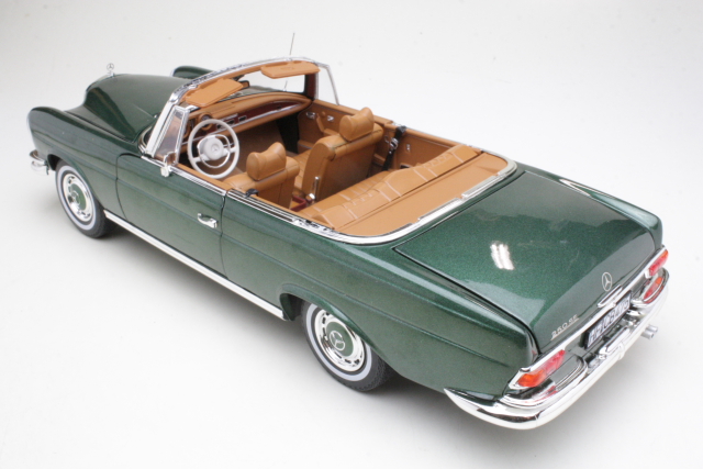 Mercedes 250SE Coupe 1965, green