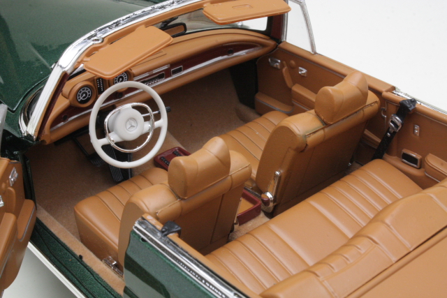 Mercedes 250SE Coupe 1965, green