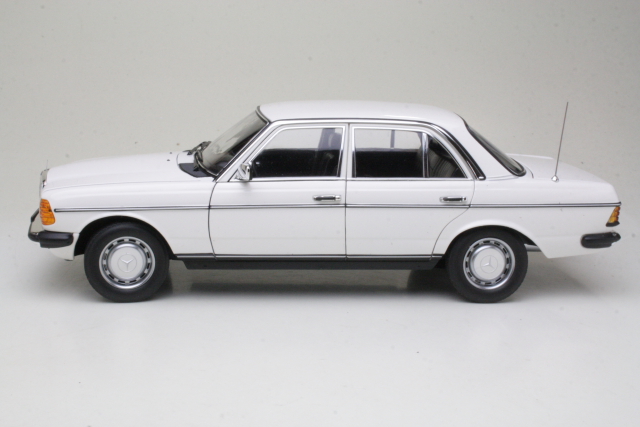 Mercedes 200E (w123) 1982, valkoinen