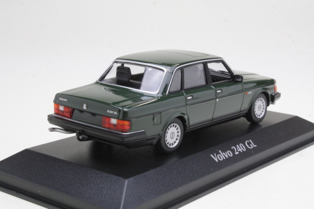 Volvo 240GL 1986, dark green