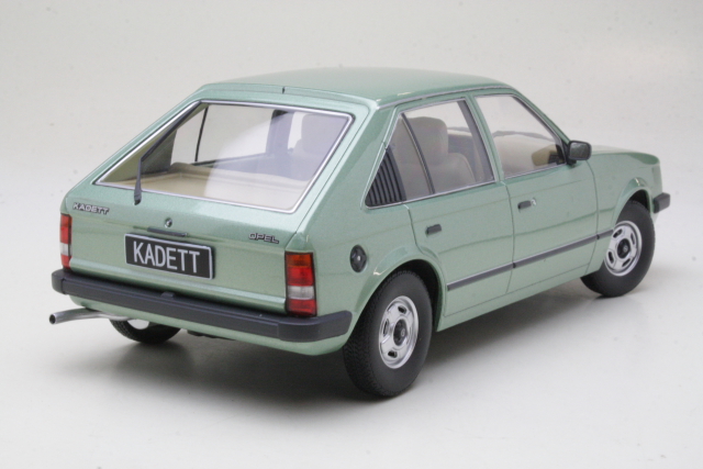 Opel Kadett D 5d 1984, vaaleanvihreä