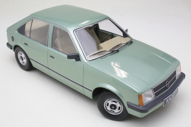 Opel Kadett D 5d 1984, vaaleanvihreä