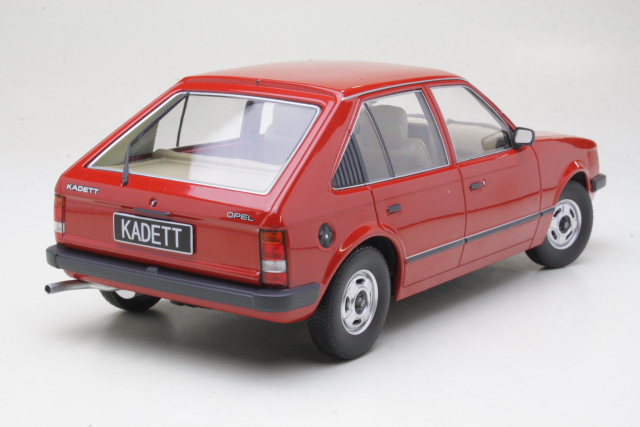 Opel Kadett D 5d 1984, punainen