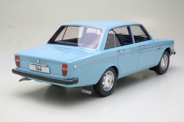 Volvo 144 1970, vaaleansininen