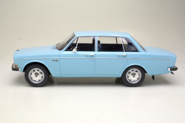 Volvo 144 1970, vaaleansininen