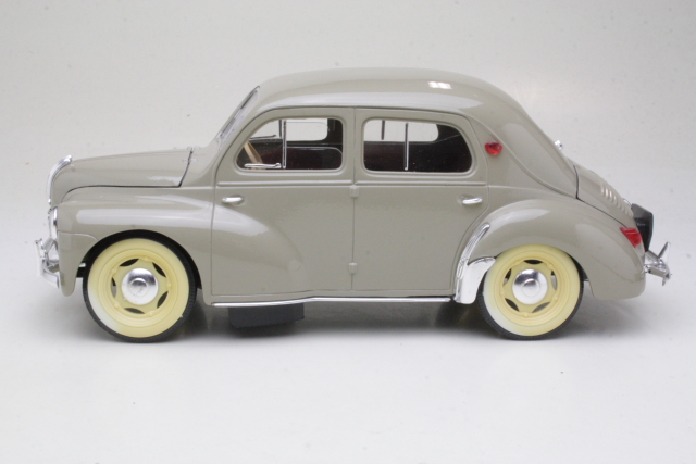 Renault 4CV Berline, grey