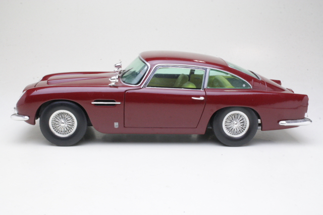 Aston Martin DB5 1963, tummanpunainen - Sulje napsauttamalla kuva