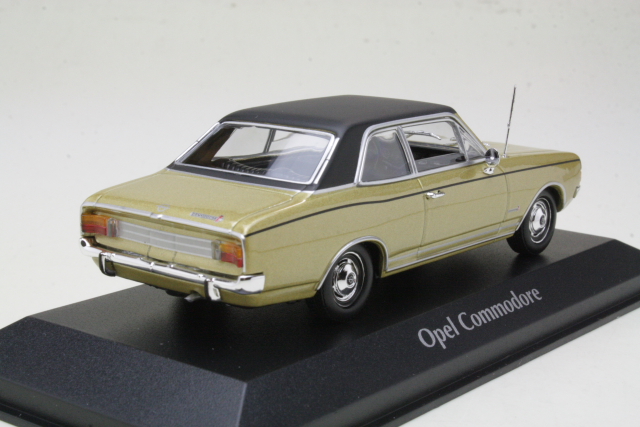 Opel Commodore A 1970, kulta/musta - Sulje napsauttamalla kuva
