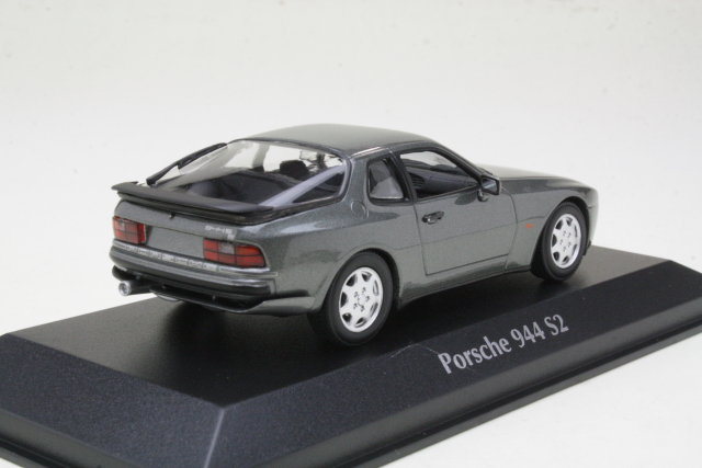 Porsche 944S 1989, harmaa