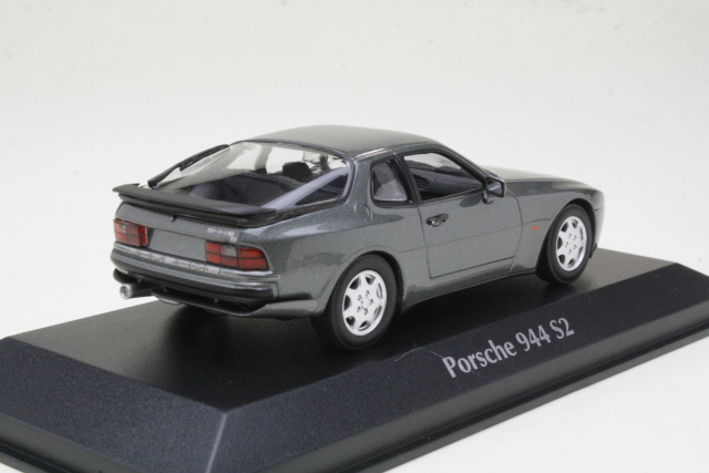 Porsche 944S 1989, harmaa - Sulje napsauttamalla kuva