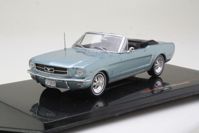 Ford Mustang Covertible 1965, light blue