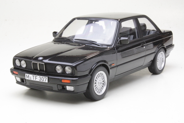 BMW 325i (e30) 1988, musta