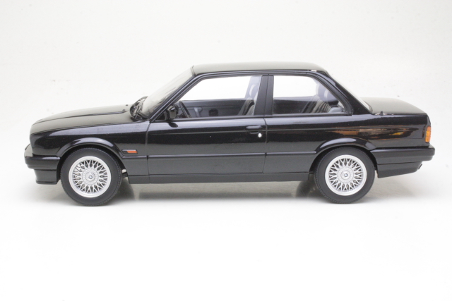 BMW 325i (e30) 1988, musta - Sulje napsauttamalla kuva