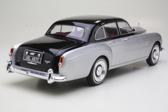 Rolls Royce Silver Cloud III H.J.Mulliner 1965, silver/black