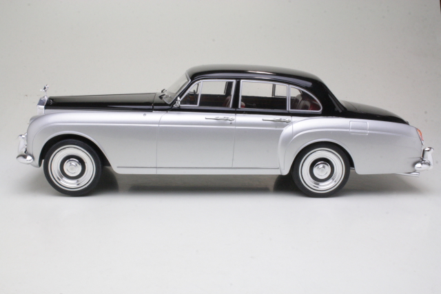 Rolls Royce Silver Cloud III H.J.Mulliner 1965, silver/black