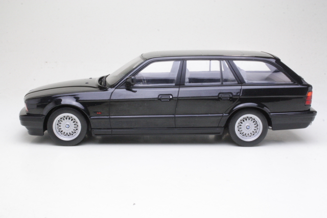 BMW 540i (e34) Touring 1991, musta