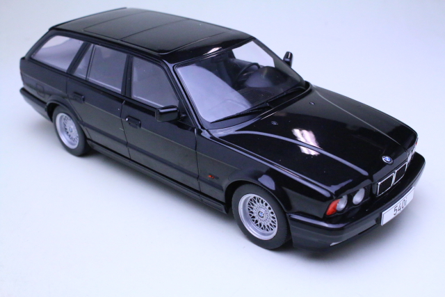 BMW 540i (e34) Touring 1991, musta