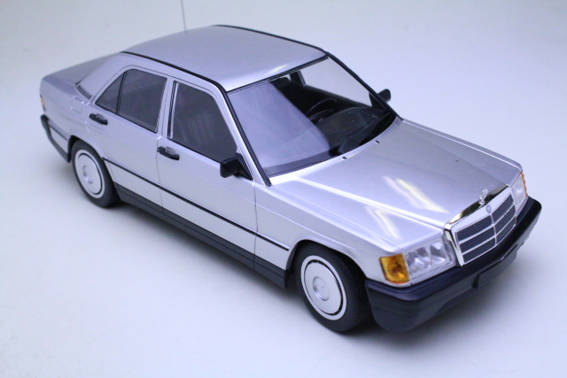 Mercedes 190E (w201) 1984, hopea - Sulje napsauttamalla kuva