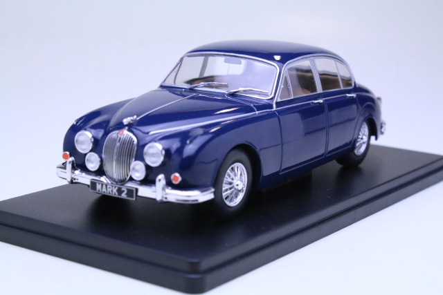 Jaguar Mk2 1960, dark blue