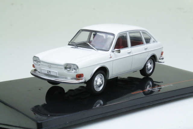 VW 411 LE 1970, white