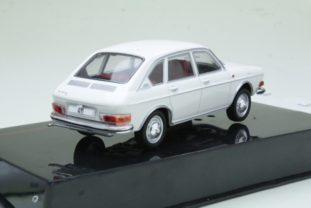 VW 411 LE 1970, white