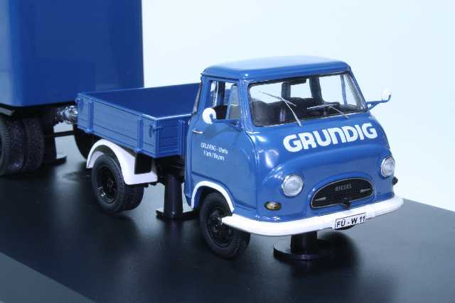 Hanomag Kurier Enser ja perävaunu "Grundig", sininen