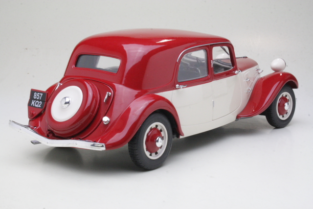 Citroen Traction 11CV 1937, red/beige