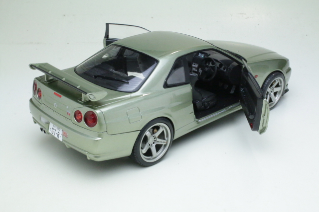 Nissan Skyline GT-R (R34) 1999, vaaleanvihreä