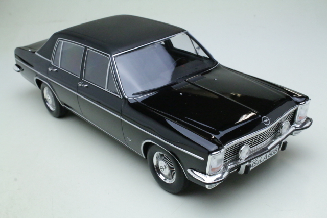 Opel Diplomat V8 1969, musta