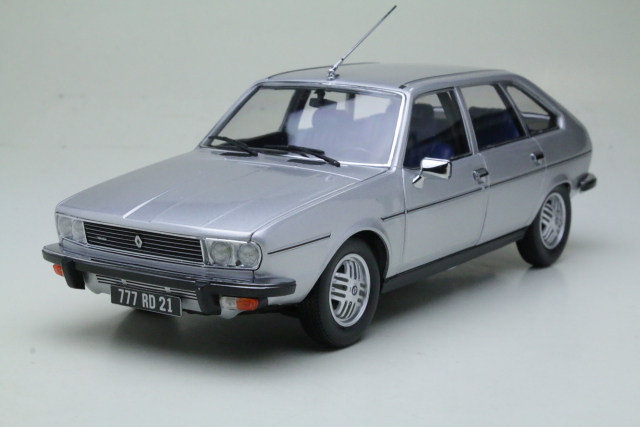 Renault 30TX 1979, silver