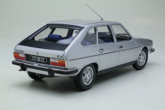 Renault 30TX 1979, silver