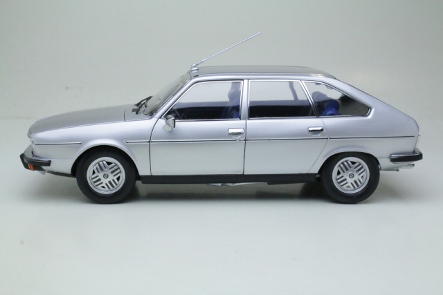 Renault 30TX 1979, silver