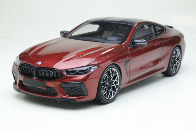 BMW M8 Coupe (F92), punainen - Sulje napsauttamalla kuva