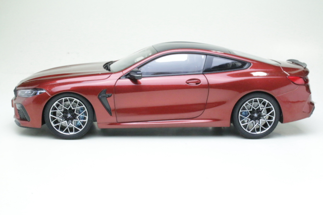 BMW M8 Coupe (F92), punainen