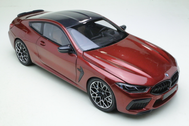 BMW M8 Coupe (F92), punainen