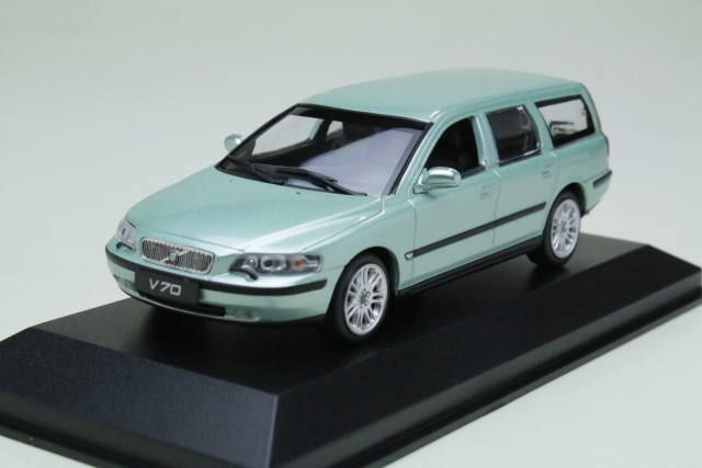 Volvo V70 Break 2000, light green