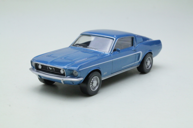 Ford Mustang GT Fastback 1968, sininen